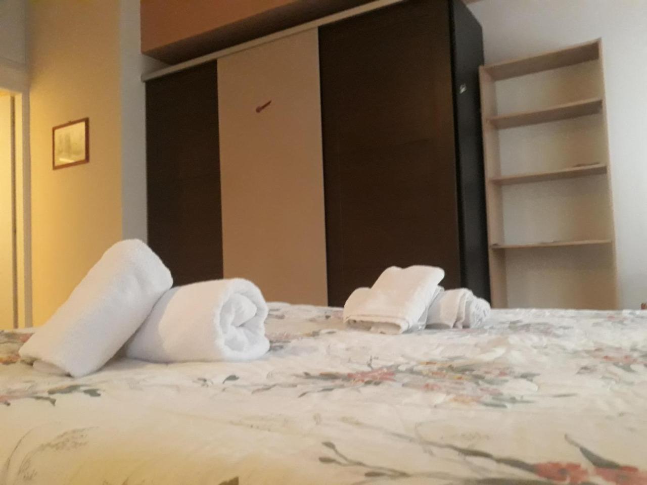 Cozy Apartment In The Center Of Aighion Achaia - Ground Floor - Ισόγειο Στουντιο Aigio Bagian luar foto