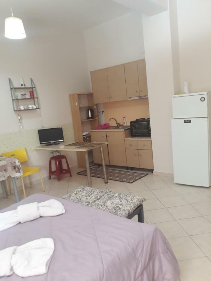 Cozy Apartment In The Center Of Aighion Achaia - Ground Floor - Ισόγειο Στουντιο Aigio Ruang foto